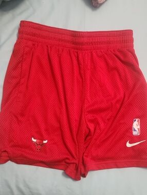Nike Red Mesh Basketball Shorts with Team and NBA Logos Yputh Size Large Never W